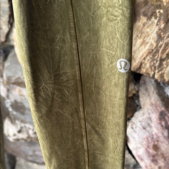 Lululemon Fast & Free HR Tight Olive Green Distressed Leggings Women’s size 6. - Picture 4 of 14